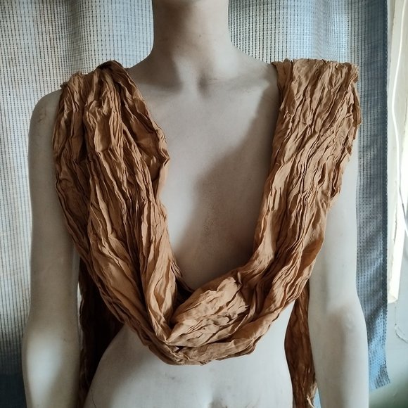 Pair of Crushed Dupattas in Cream and Black - Picture 2 of 7